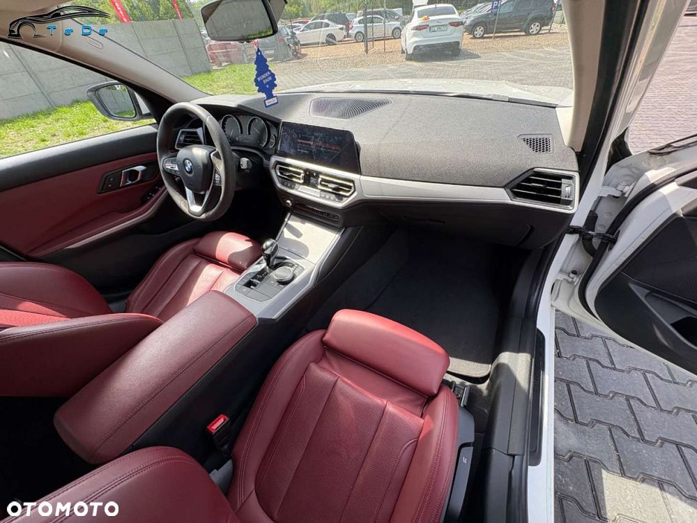 BMW Seria 3 318d M Sport - 34