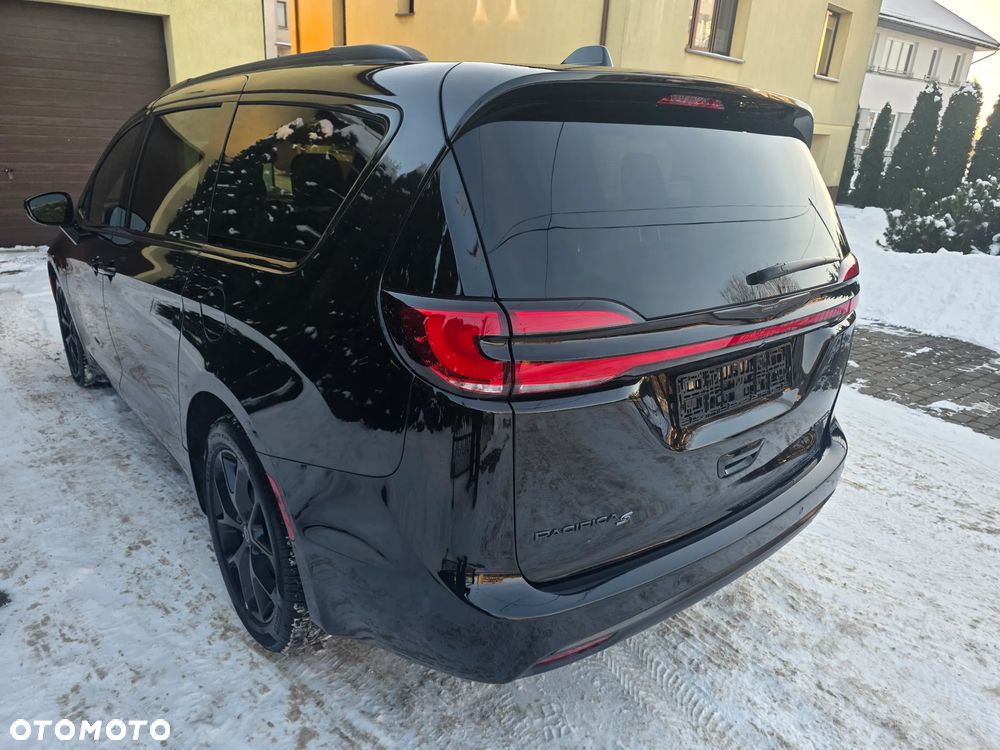 Chrysler Pacifica - 6