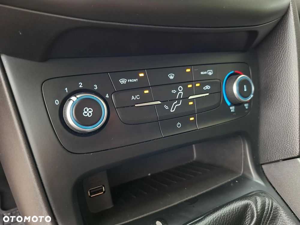 Ford Focus 1.6 Trend - 26
