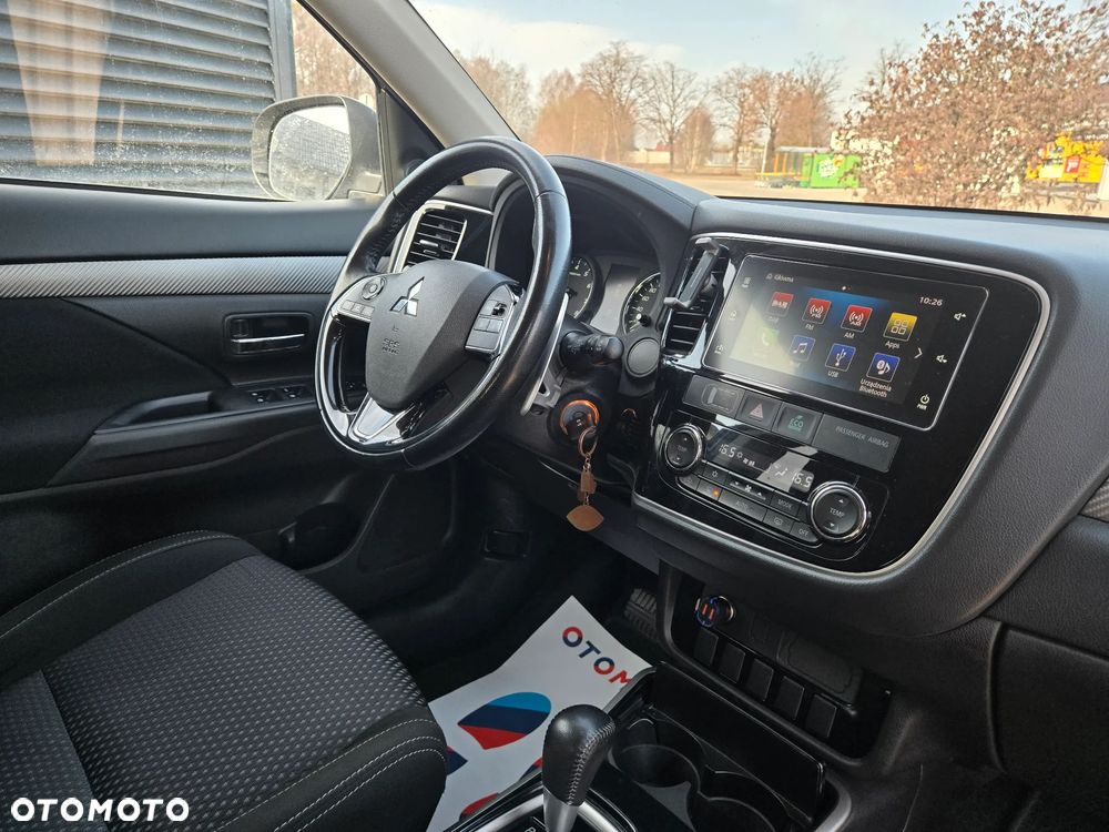 Mitsubishi Outlander 2.0 2WD CVT Diamant - 12