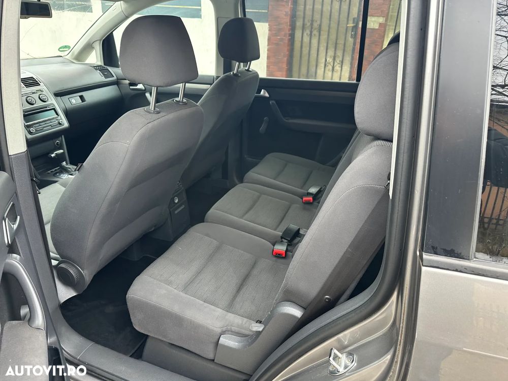 Volkswagen Touran - 9
