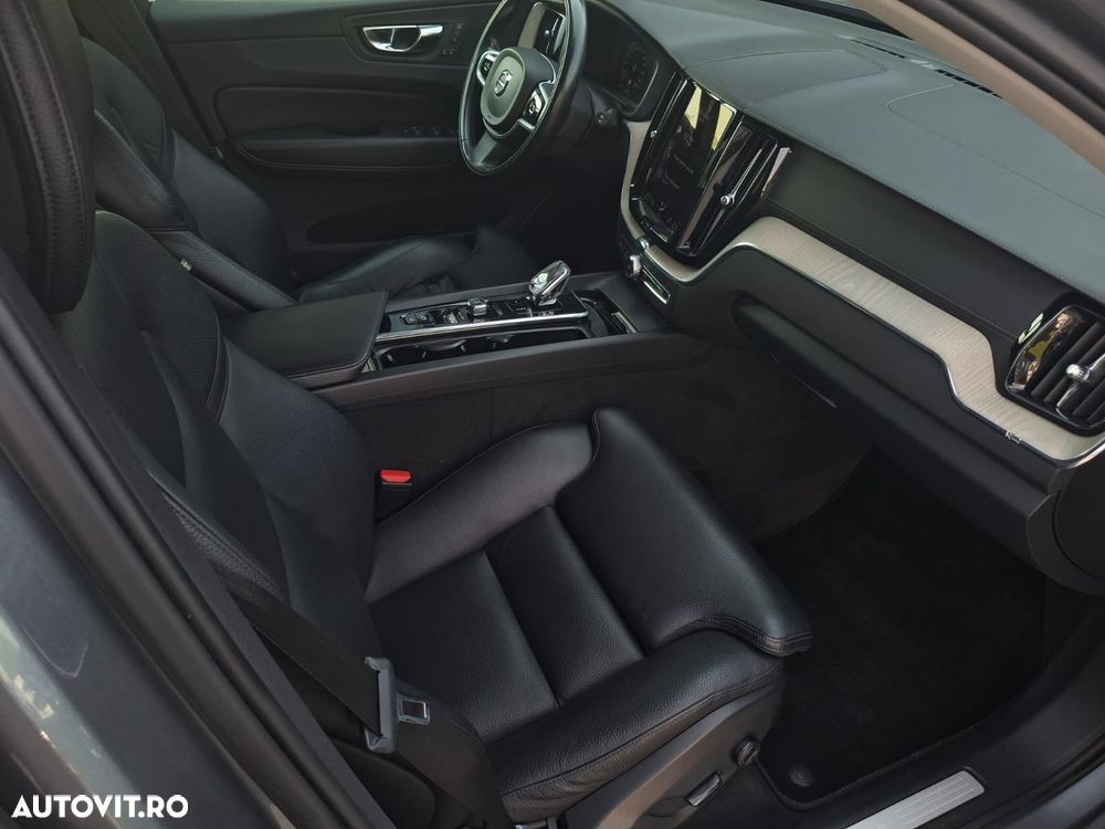 VOLVO XC60 2021 — imagine 11