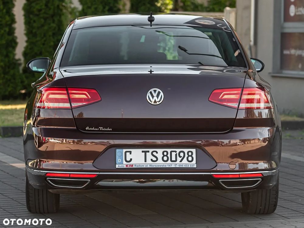 Volkswagen Passat - 13