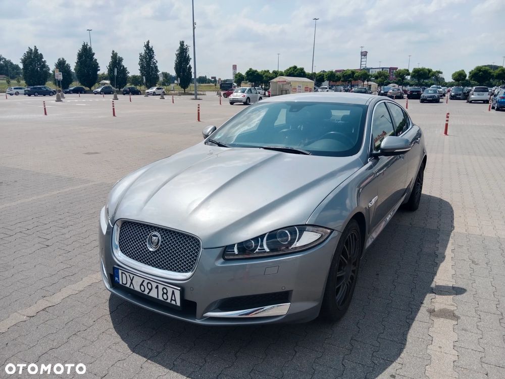 Jaguar XF - 11