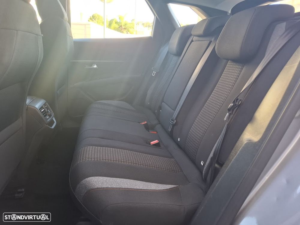 Peugeot 3008 PureTech 130 Stop & Start GPF EAT8 Active Business-Pack - 35