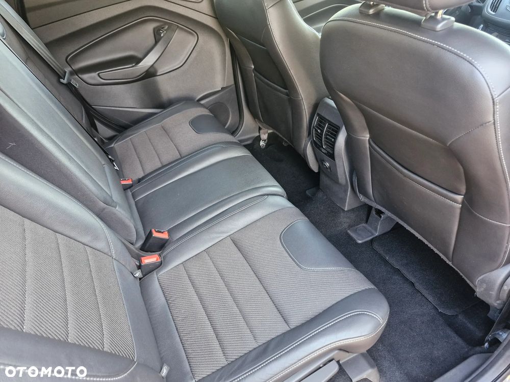 Ford Kuga 2.0 TDCi 2x4 Titanium - 16