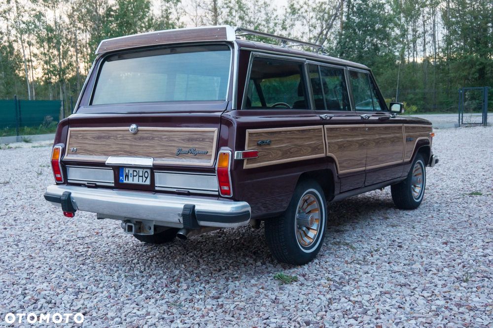 Jeep Wagoneer - 6