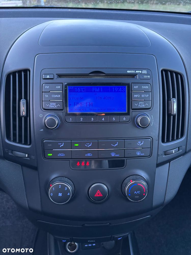 Hyundai i30 1.6 CRDi FIFA WM Edition - 23