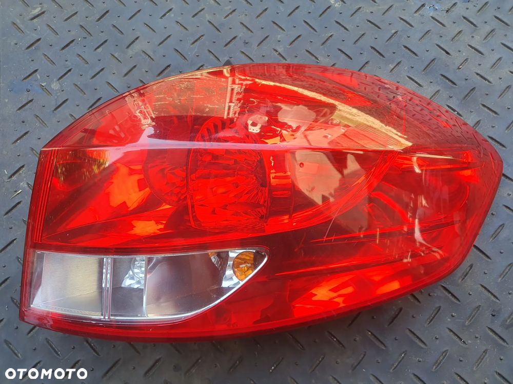 RENAULT CLIO III KOMBI LAMPA PRAWA TYLNA PRAWY TYŁ 8200586844 20230748 ORYGINAŁ - 1