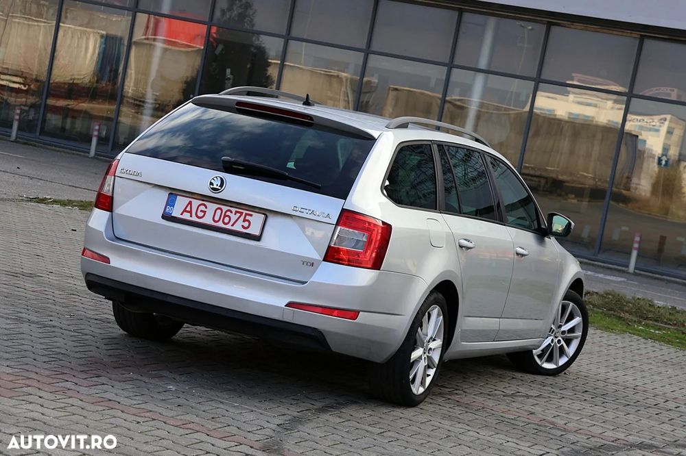 Skoda Octavia Combi 2.0 TDI DSG Ambition - 5
