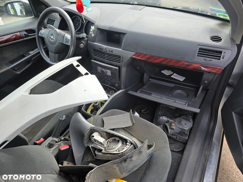 A136 / OPEL ASTRA H / NA CZĘŚCI - 7