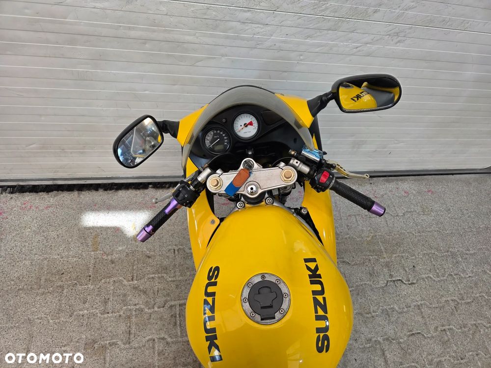 Suzuki SV - 28