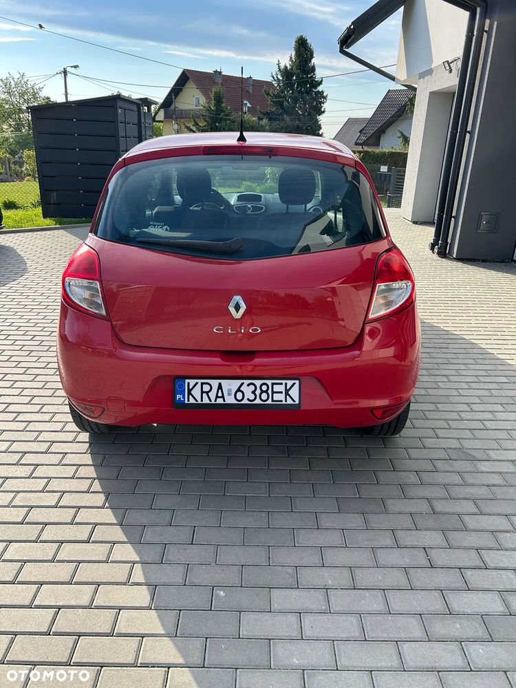 Renault Clio 1.2 16V 75 Expression - 5
