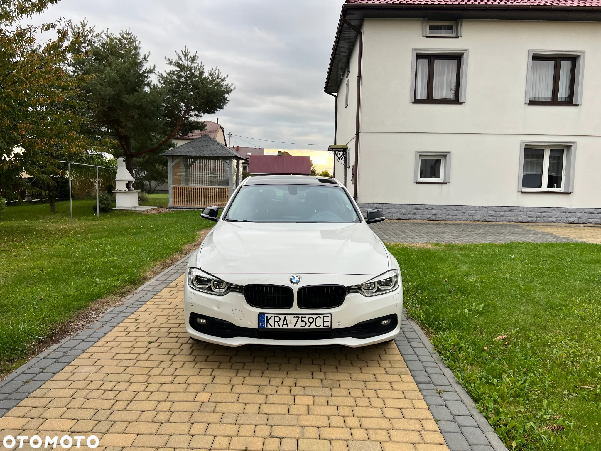 BMW Seria 3 318i - 4