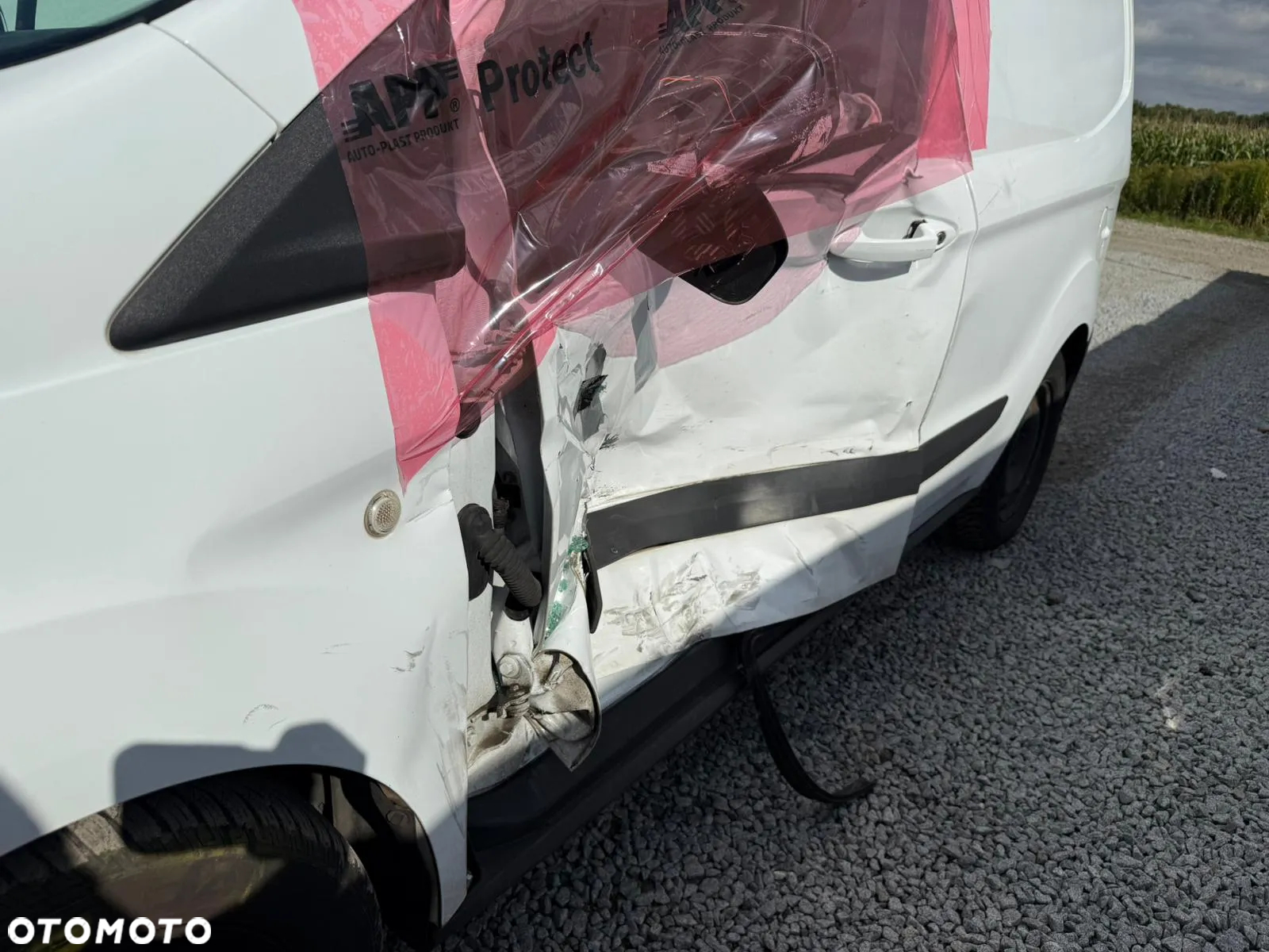 Ford Transit Courier - 11