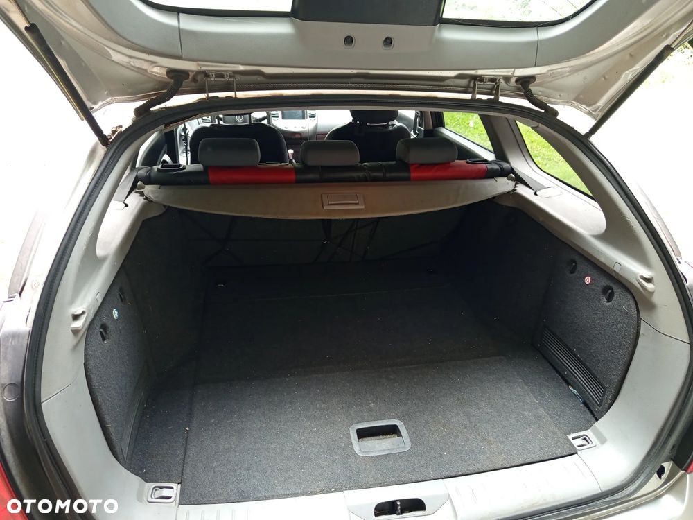 Nissan Primera Traveller 1.8 visia - 10