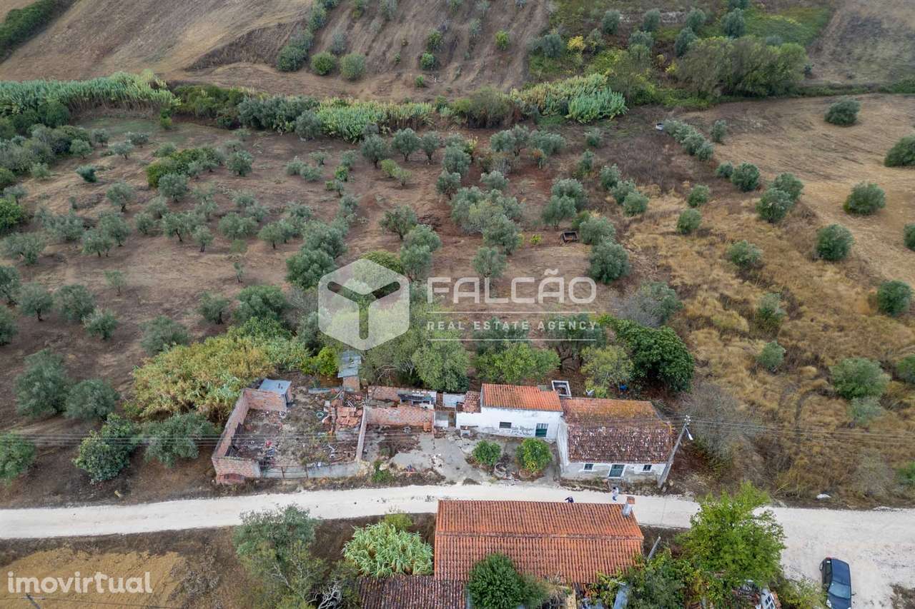 Moradia para Restaurar T2+2 Venda em Casével e Vaqueiros,Santarém - Grande imagem: 2/45