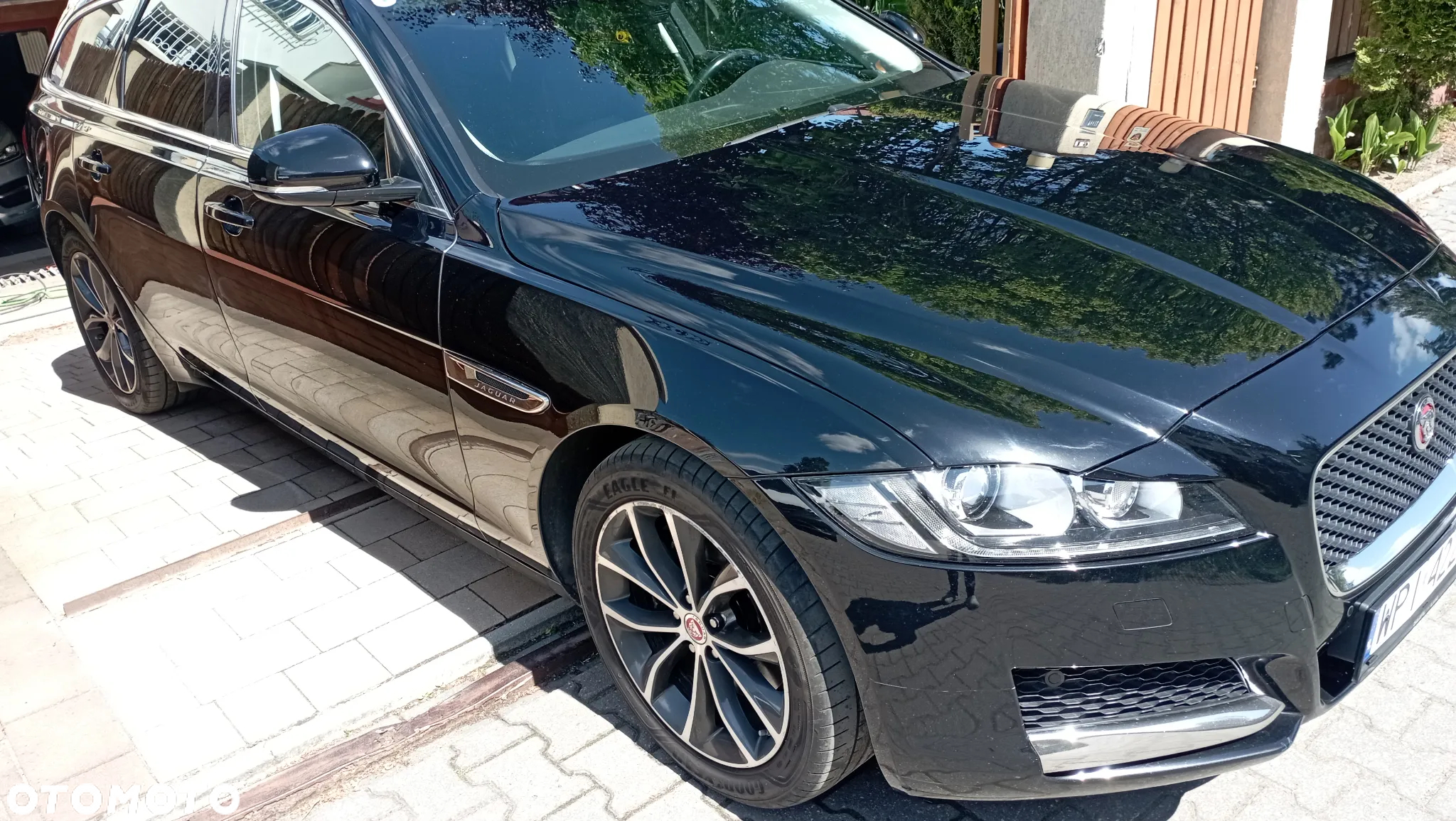 Jaguar XF 2.0 i4D AWD Prestige - 4