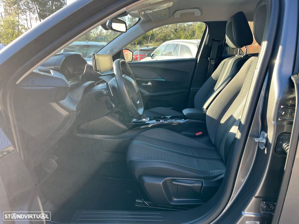 Peugeot 2008 1.5 BlueHDi Allure EAT8 - 14