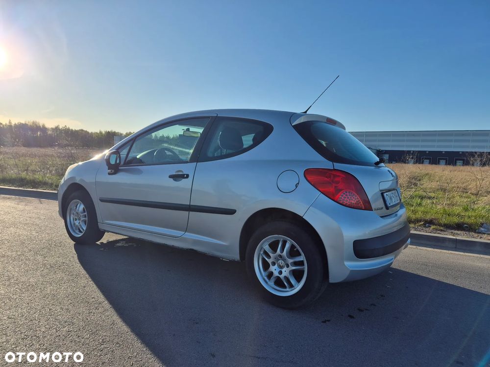 Peugeot 207 1.4 HDi Presence - 10