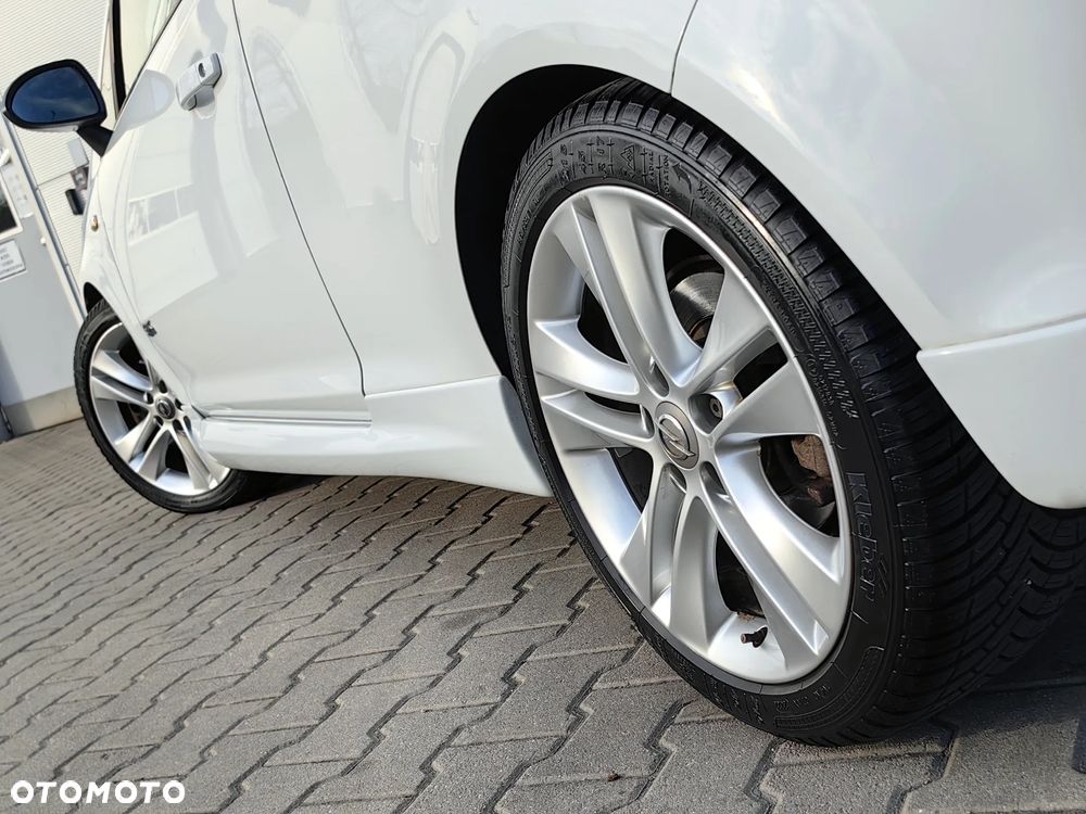 Opel Corsa 1.6T GSI - 32