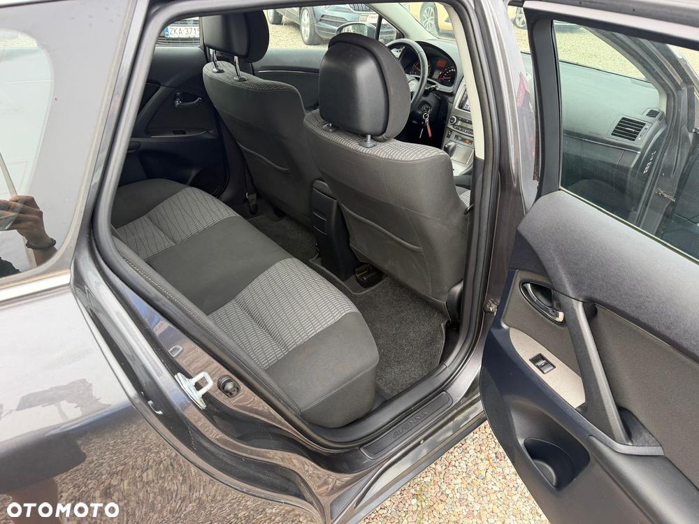 Toyota Avensis 2.2 D-4D Automatik Comfort - 17