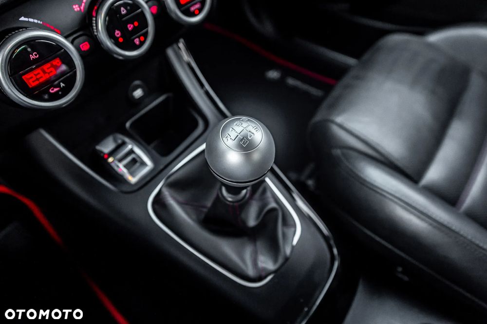 Alfa Romeo Giulietta 1.8 TBi 16V Quadrifoglio Verde - 34
