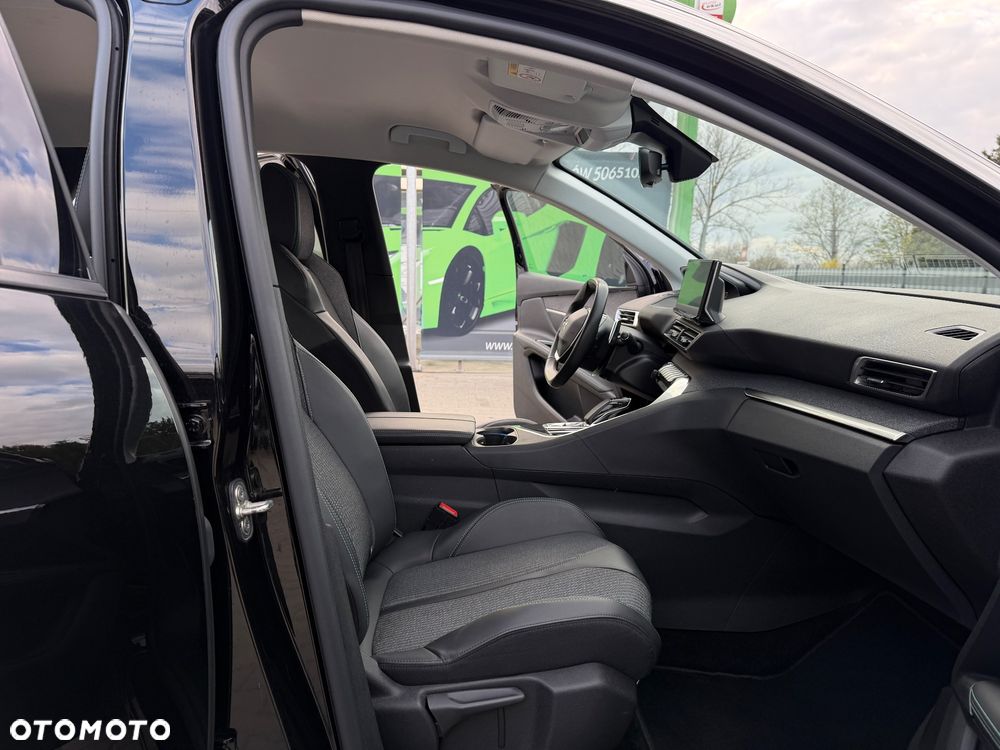 Peugeot 3008 1.6 PureTech HYbrid Allure S&S EAT8 - 29