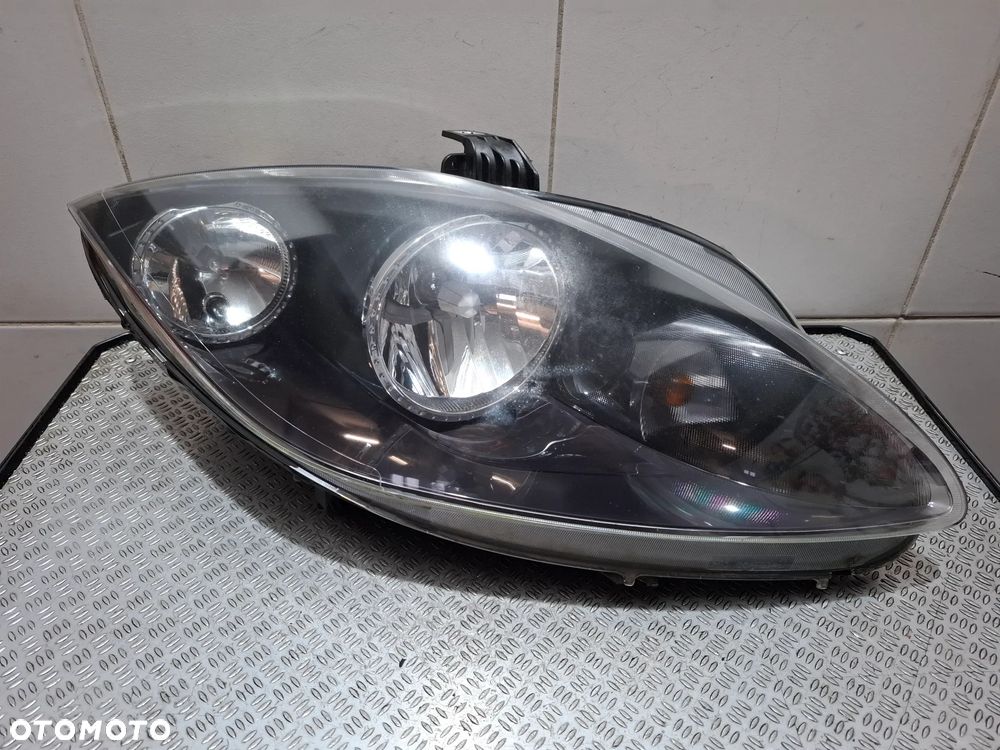 Lampa prawy przód zwykła Seat Leon II Rok 2010 anglik nr 5P2941034A - 1