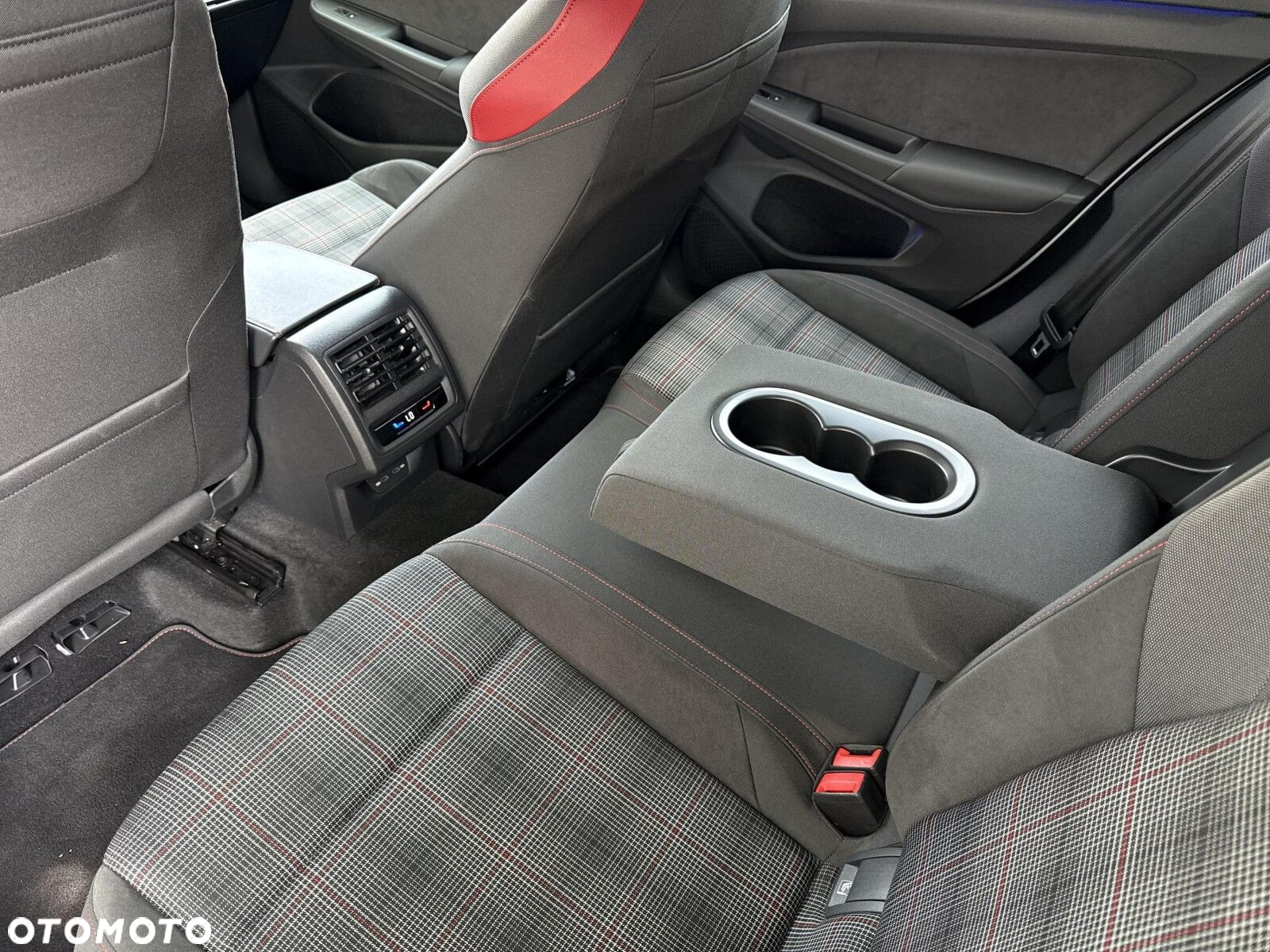 Volkswagen Golf VIII 2.0 TSI GTI DSG - 20