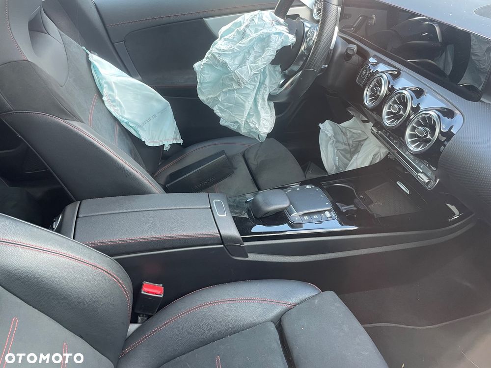 Mercedes-Benz CLA - 5