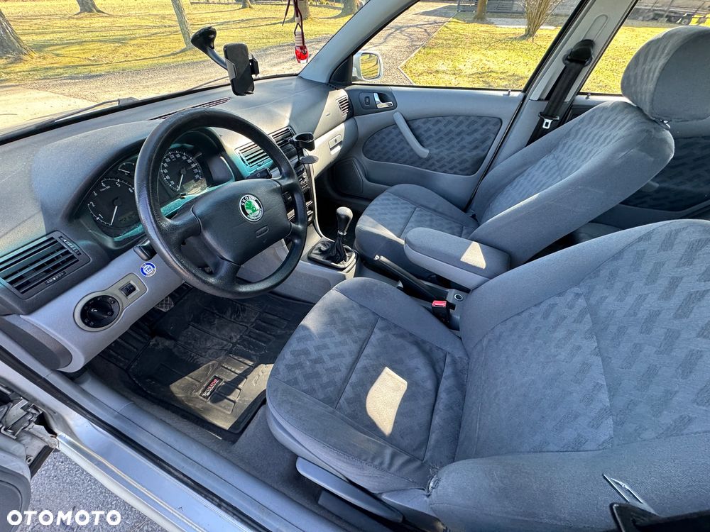 Skoda Octavia 1.8T Elegance - 16