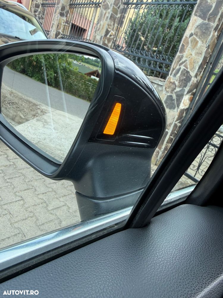 Volkswagen Tiguan - 9