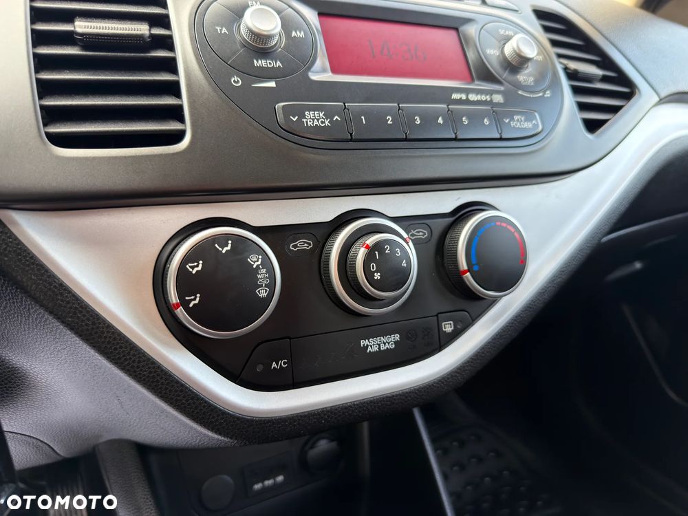 Kia Picanto 1.0 Fifa World Cup Edition - 18