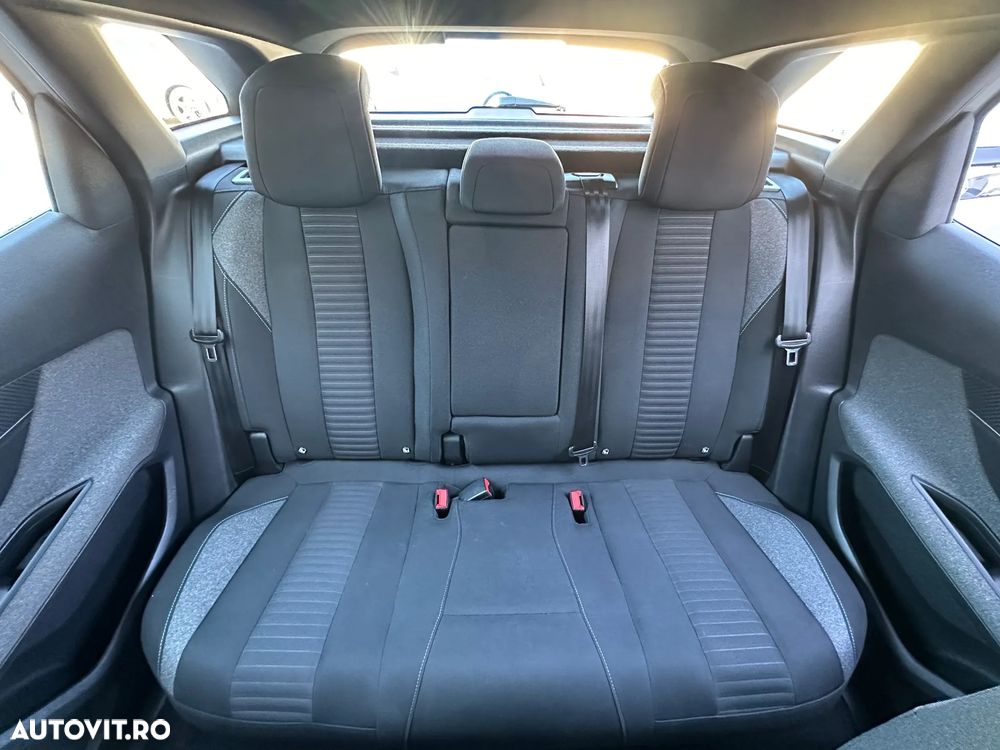 Peugeot 3008 PHEV 180 EAT8 Allure Pack - 13