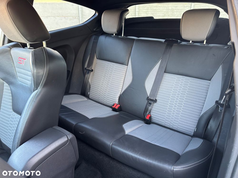 Ford Fiesta 1.6 EcoBoost ST - 25