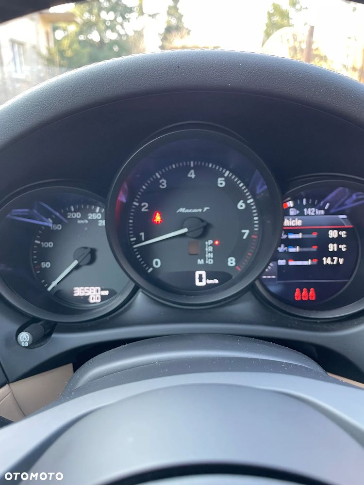 Porsche Macan T - 13