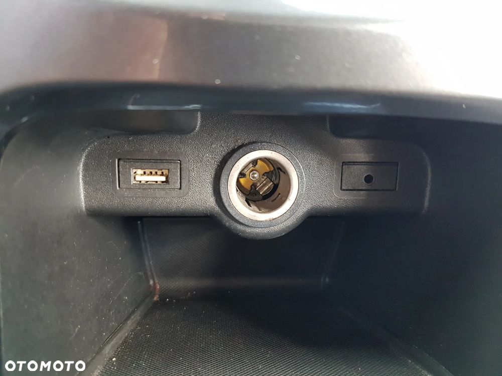 Opel Astra 2.0 CDTI DPF SportsTourer Exklusiv - 25