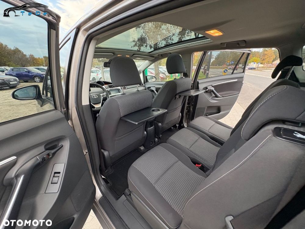 Toyota Verso 1.6 D-4D Prestige - 28