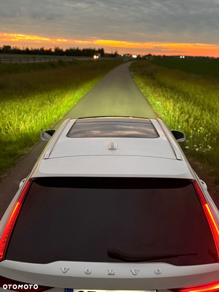 Volvo V90 Cross Country - 4