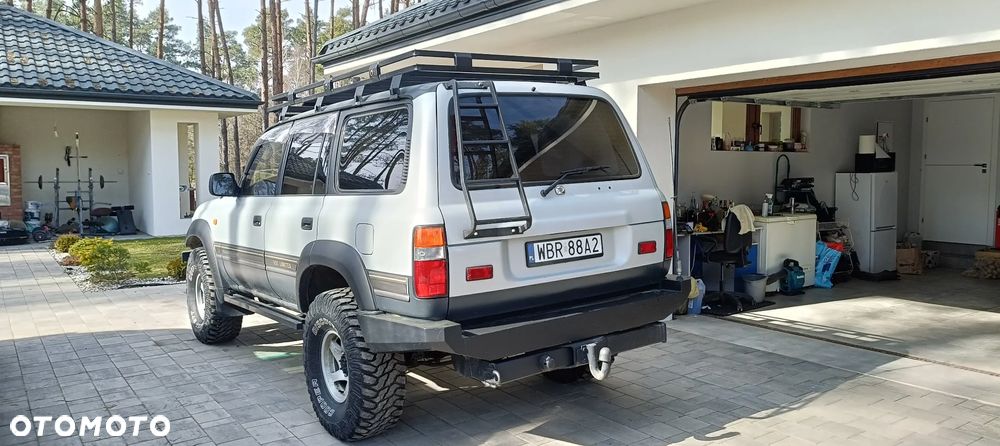 Toyota Land Cruiser - 2