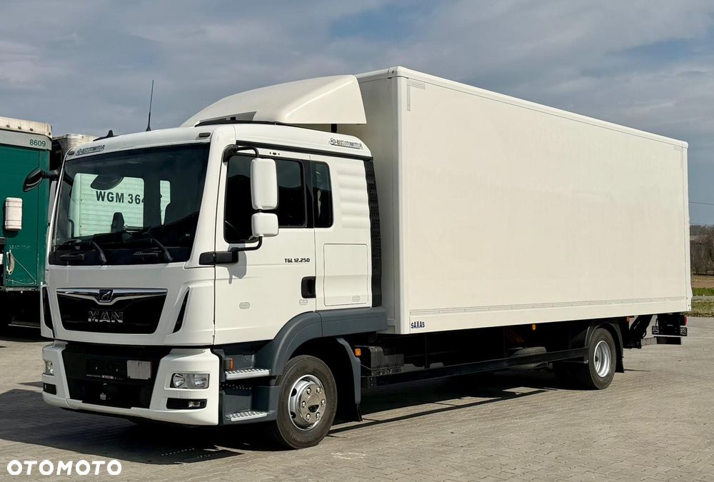 MAN TGL 12.250 / KONTENER / WINDA / 310 TYŚ KM / EURO 6 / SYPIALKA / 5 232 KG ŁADOWNOŚCI / 2018 ROK - 2