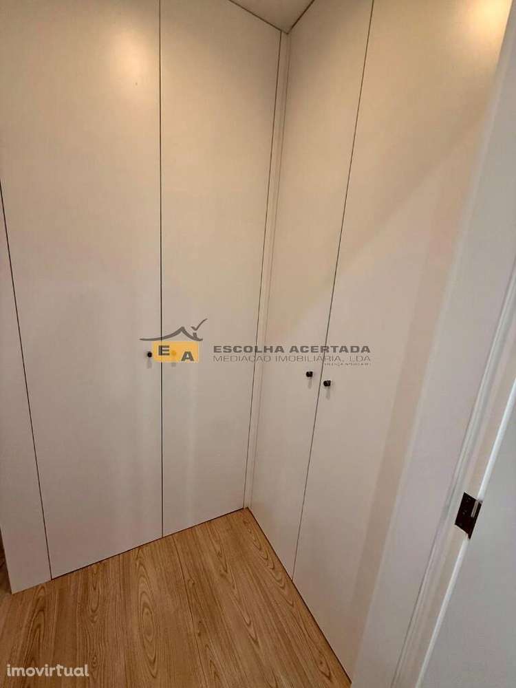 T0 novo, Leça da Palmeira , mobilado e equipada, com varanda e garagem - Grande imagem: 4/11