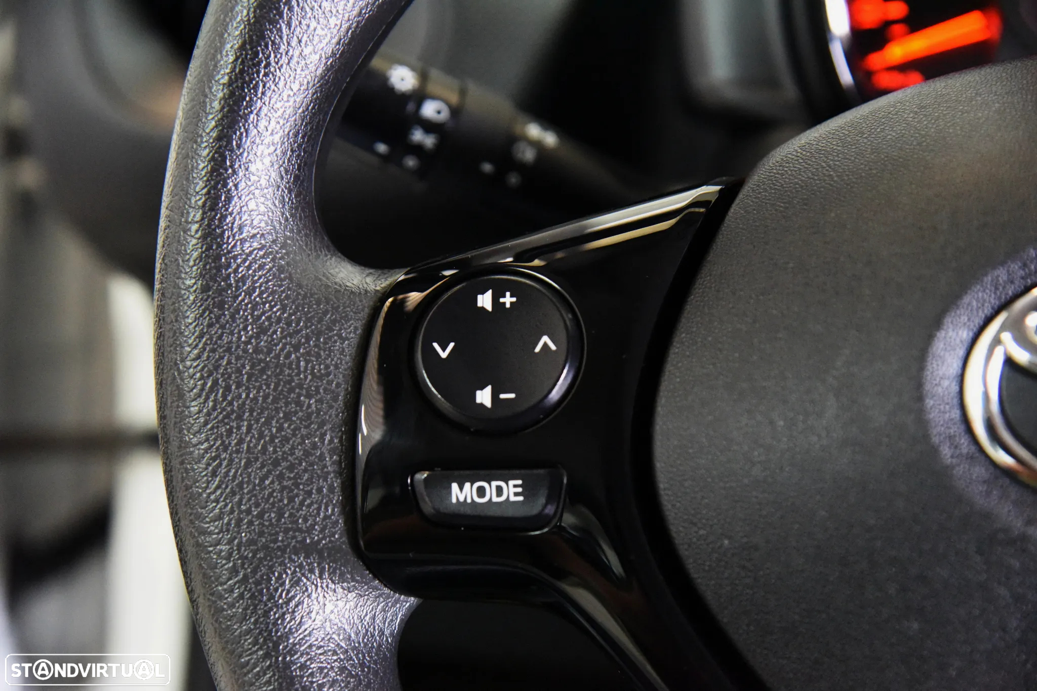 Toyota Aygo x-play Eco - 12