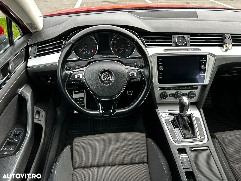 Volkswagen Passat - 11