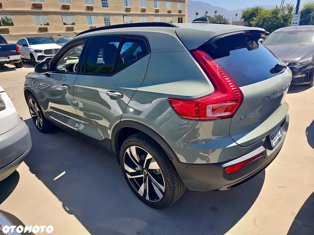 Volvo XC 40 B5 AWD Ultimate Dark