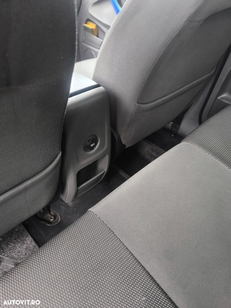 Ford Kuga 2.0 TDCi 4x4 Trend - 4