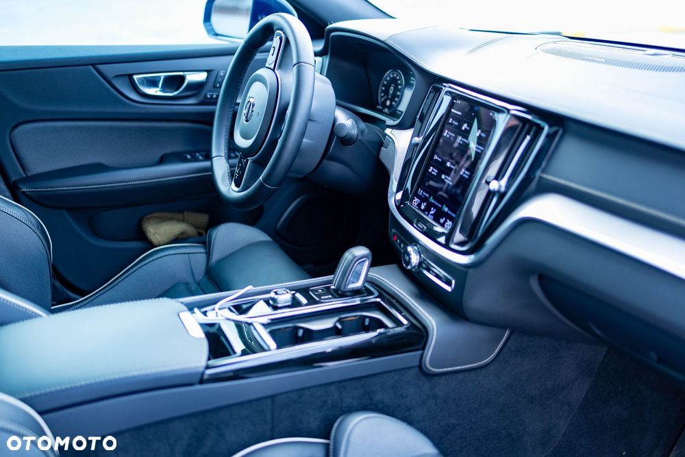 Volvo S60 T8 Recharge AWD Ultimate Dark - 11