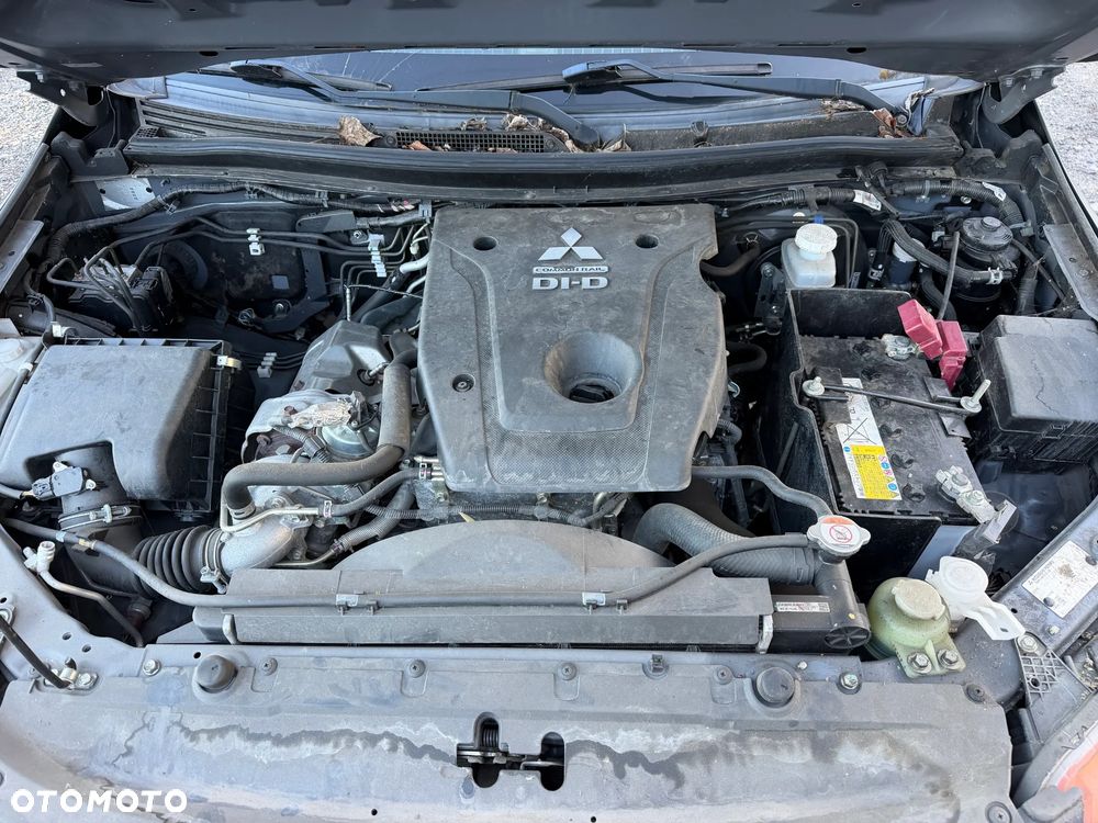 Mitsubishi L200 - 12