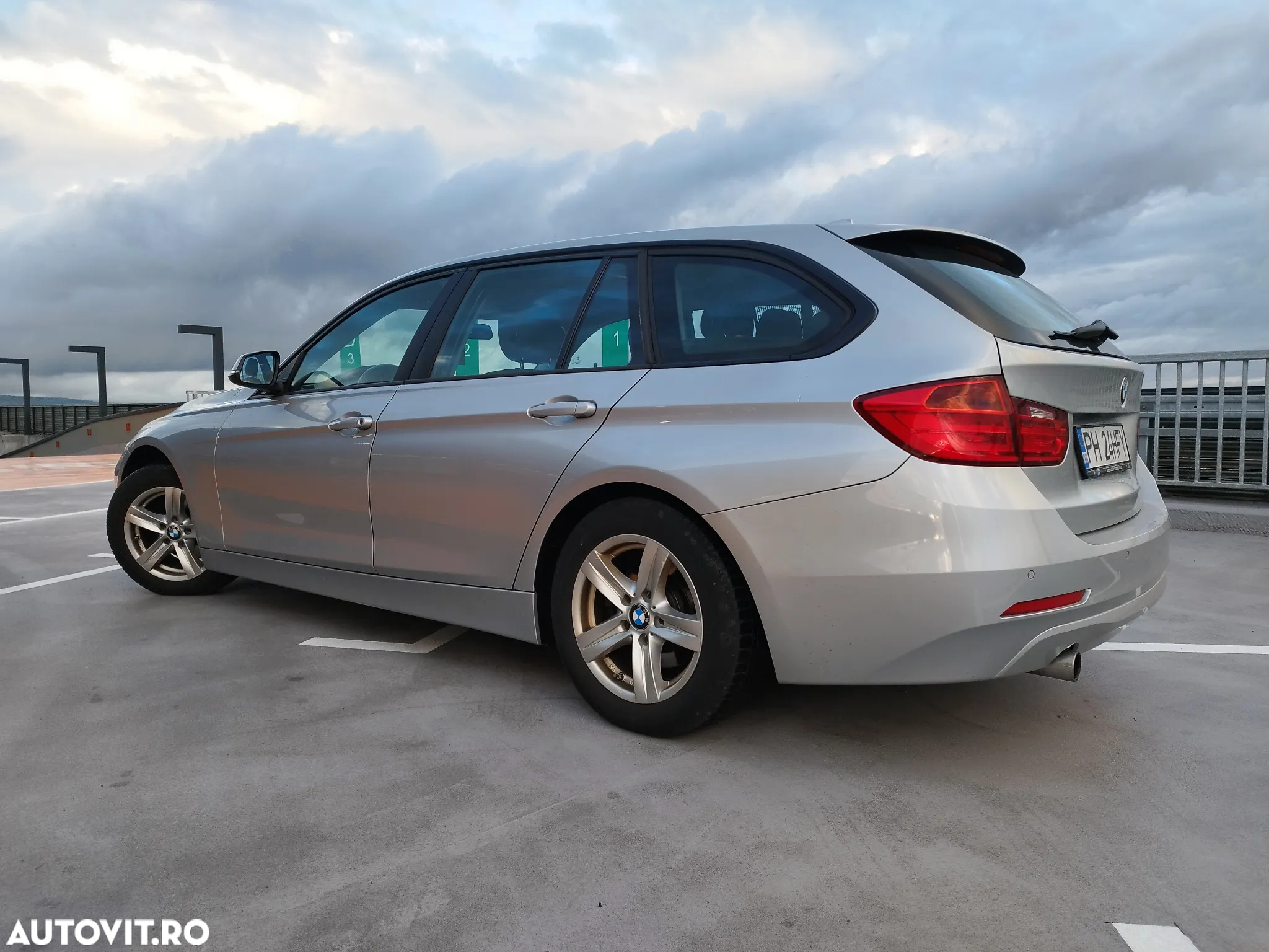 BMW Seria 3 320d Touring Aut. Efficient Dynamics Edition Blue Perf. Sport Line - 10